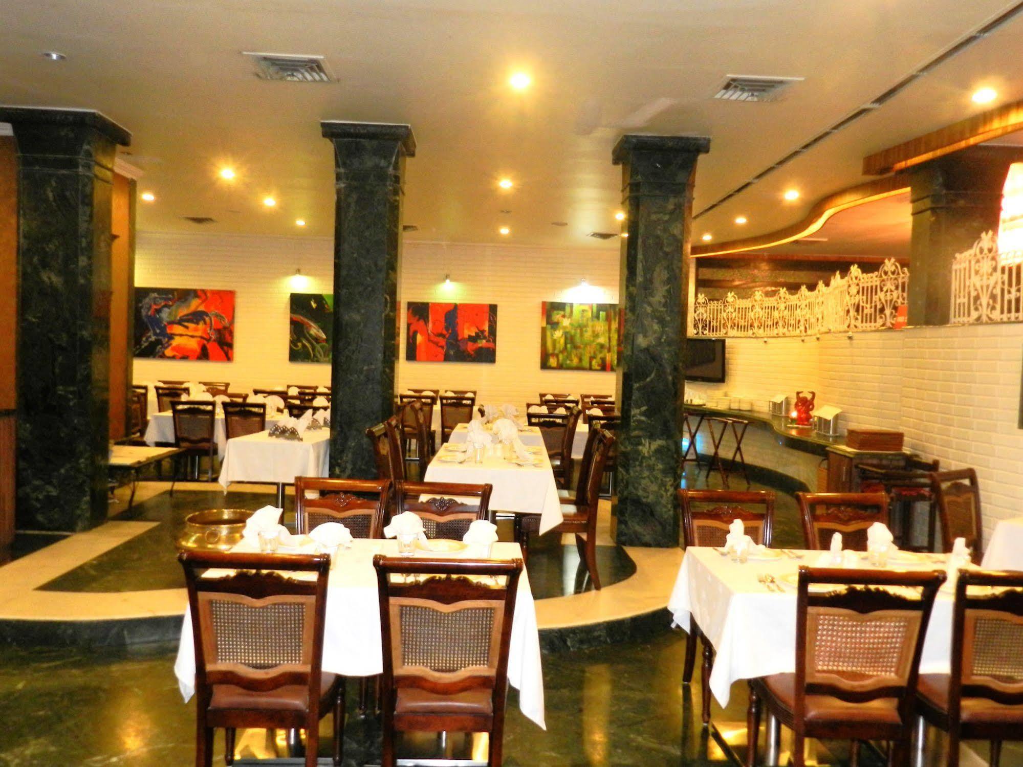 Amarpreet, Chhatrapati Sambhajinagar - Am Hotel Kollection Aurangabad  Restoran gambar